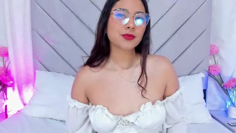 Snapshot of annaqueen_ chatting on 12-26-24, 04:25 Anna online show from 12-26-24, 04:25