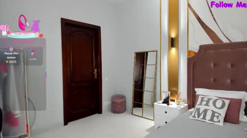 Anna online show from 09-11-25, 01:17