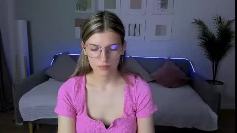 Im Anna online show from 05-19-26, 08:53