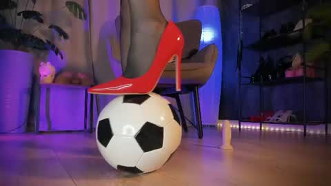 Anna online show from 07-19-26, 04:54