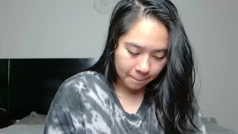 Anna online show from 10-17-25, 04:04