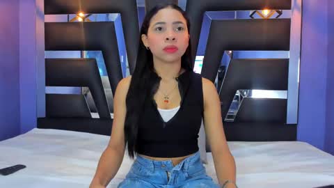 Snapshot of anne_brown1 chatting on 09-27-25, 07:30 Anne online show from 09-27-25, 07:30