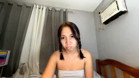 anne_chanelx online show from 04-15-26, 07:58