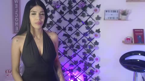 Snapshot of anne_colucci chatting on 02-07-25, 08:33 Anne online show from 02-07-25, 08:33