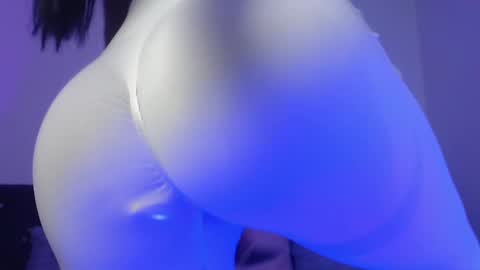 Snapshot of anne_colucci chatting on 10-04-25, 07:39 Anne online show from 10-04-25, 07:39