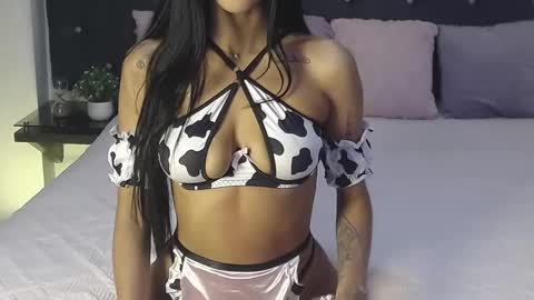 Snapshot of anne_colucci chatting on 10-25-25, 07:27 Anne online show from 10-25-25, 07:27