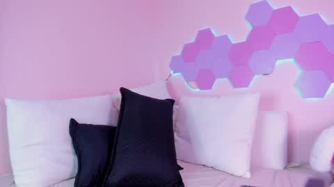anne_millerr online show from 06-04-26, 11:49