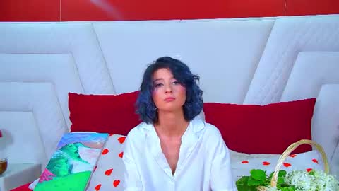 Snapshot of anneavelin chatting on 07-21-26, 07:27 Anne online show from 07-21-26, 07:27