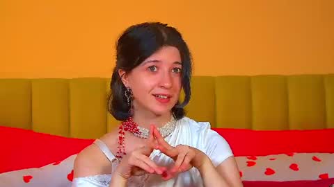 Snapshot of anneavelin chatting on 07-24-26, 06:50 Anne online show from 07-24-26, 06:50