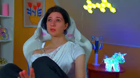 Snapshot of anneavelin chatting on 07-27-26, 06:15 Anne online show from 07-27-26, 06:15
