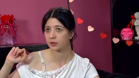 Snapshot of anneavelin chatting on 07-28-26, 07:39 Anne online show from 07-28-26, 07:39