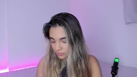 Anne online show from 10-22-25, 02:01