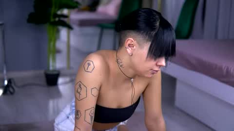 Anne online show from 01-06-26, 05:33