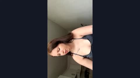 kira online show from 04-14-26, 07:58