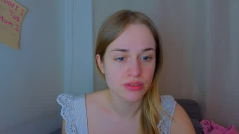 Snapshot of anneriver chatting on 04-01-26, 05:52 anneriver online show from 04-01-26, 05:52