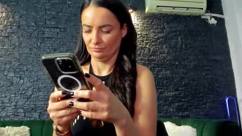 annesins online show from 10-10-25, 05:56