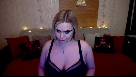 Snapshot of annessixreign chatting on 12-29-24, 12:20 AnnessixReign online show from 12-29-24, 12:20