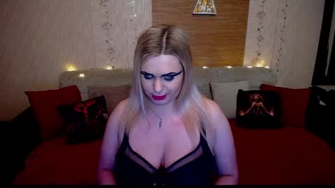 Snapshot of annessixreign chatting on 12-29-24, 06:24 AnnessixReign online show from 12-29-24, 06:24