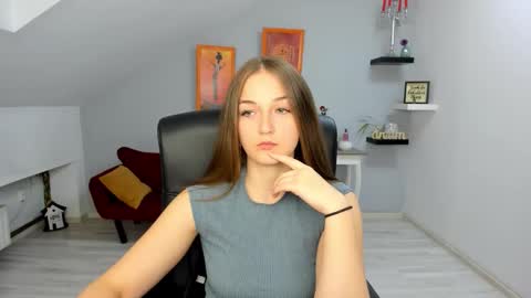 annewilsonn online show from 11-24-25, 12:05