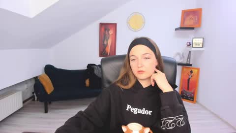 annewilsonn online show from 06-03-26, 06:27