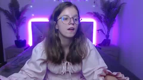 Snapshot of annibrownss chatting on 07-24-26, 10:24 Anni online show from 07-24-26, 10:24