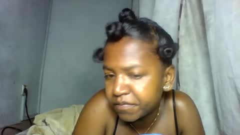 annick98 online show from 02-15-26, 08:27