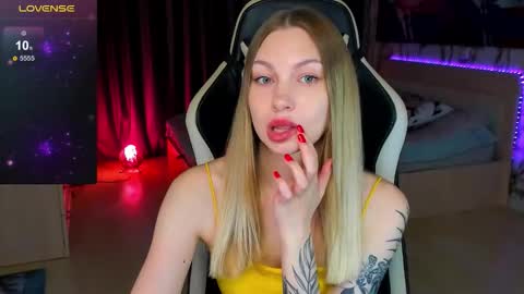 Annie online show from 09-14-25, 09:03