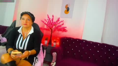 annie_carterr_ online show from 05-16-26, 12:48