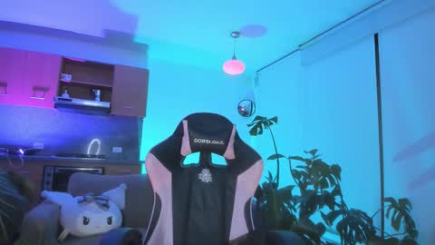 annie  online show from 10-28-25, 01:09