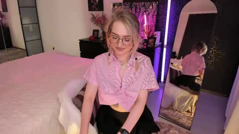 Annie online show from 05-28-26, 05:54