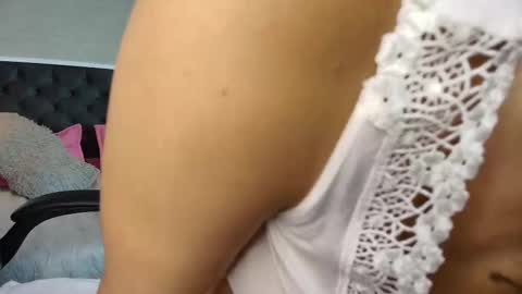 Annie lii online show from 09-30-25, 02:22