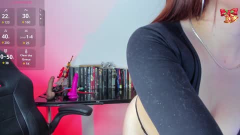 annie_loff online show from 12-19-24, 12:34