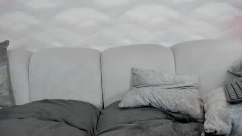 Snapshot of annie_loove_ chatting on 11-19-25, 01:33 im annie online show from 11-19-25, 01:33