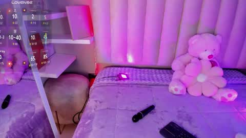   online show from 12-03-25, 03:03