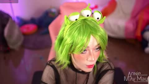 Annie May   online show from 03-30-26, 01:01