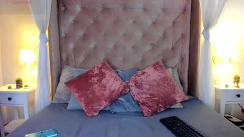 Aniie online show from 04-04-26, 01:19