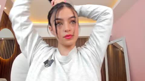 Snapshot of annie_roberts7 chatting on 03-01-25, 11:39 Annie Roberts online show from 03-01-25, 11:39