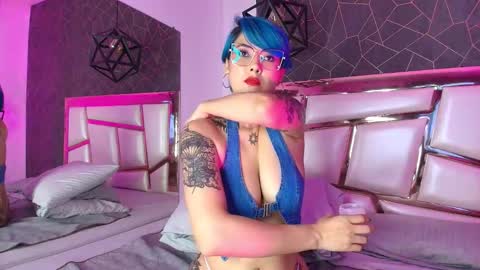 Annie  online show from 10-21-25, 03:35