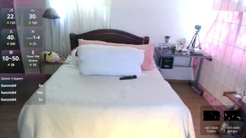 LAURA - A n n i e  S w a n online show from 12-11-24, 03:58