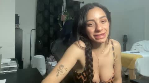Snapshot of annie_xxx111 chatting on 03-01-25, 04:15 annie_xxx111 online show from 03-01-25, 04:15