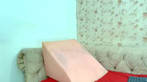 Snapshot of annieberlin chatting on 09-10-25, 03:06 annie online show from 09-10-25, 03:06