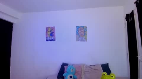 AnnieBlu3 online show from 12-24-24, 12:33