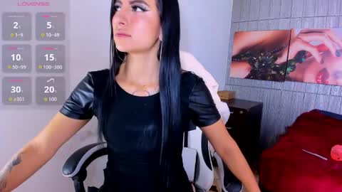 Snapshot of anniee_x chatting on 05-25-26, 12:55 Anniee online show from 05-25-26, 12:55