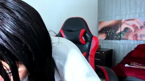 Snapshot of anniee_x chatting on 05-29-26, 01:31 Anniee online show from 05-29-26, 01:31