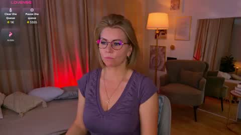Annie online show from 06-12-26, 08:46