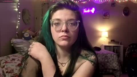 Snapshot of anniemarie445 chatting on 07-29-26, 01:26 Darlingskiesxo online show from 07-29-26, 01:26