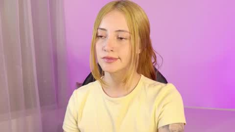 Annie online show from 04-14-26, 02:28