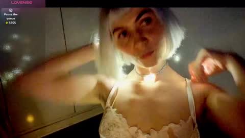 annietinky online show from 10-24-25, 04:20