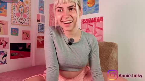 annietinky online show from 03-26-26, 02:50