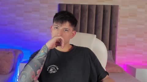 Annie  Alex online show from 12-31-24, 01:08